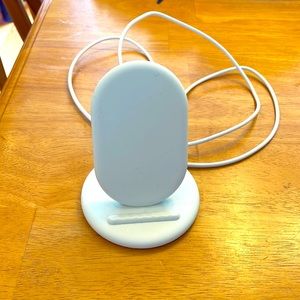 Google Pixel Charging Station